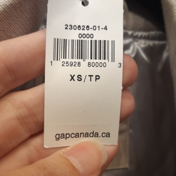 BNWT GAP bomber jacket. Size XS - Picture 8 of 8